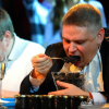 Moscou : qui mangera le plus rapidement 500 g de caviar ?