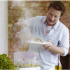 Jamie Oliver visiblement content de la nouvelle gamme Philips pour laquelle il fait de la pub…