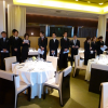 Passation de pouvoir dans les cuisines du restaurant Sens & Saveurs à Tokyo
