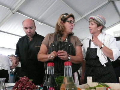 p1070268 Moi, Dominique & Anne, on discute couture...