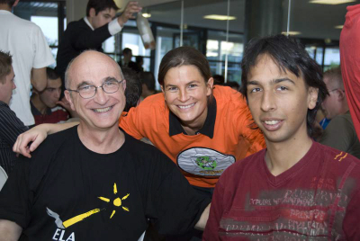 fusioline-ela-0069 Laure de Carrière et le Président de ELA accompagné de son fils