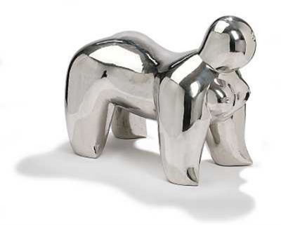 Ses sculptures amènent à l'Interpellation