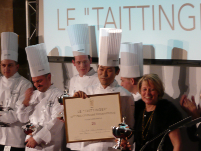 p1100692 Remise du prix au candidat Japonais par Madame Taittinger
