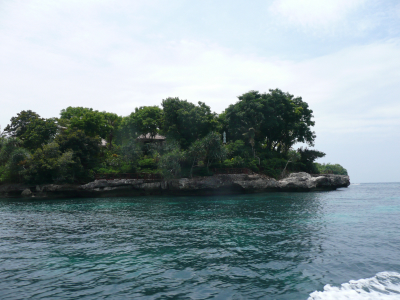 La côte est très découpée