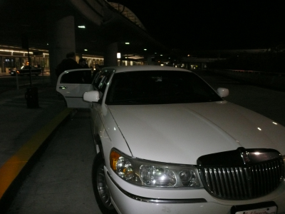 La limo... c'est un peu ringuard... mais pour 8 personnes c'est pratique !