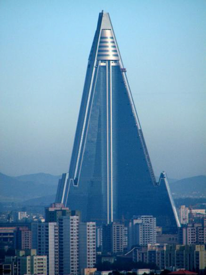 Ryugyong-Hotel-in-Pyongyang