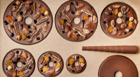 l_6860_alain.ducasse.choc.christmas.tree-3