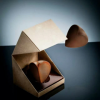 Nicolas Berger à la tête de la Manufacture de chocolat propose pour Le Coeur Saint-Valentin